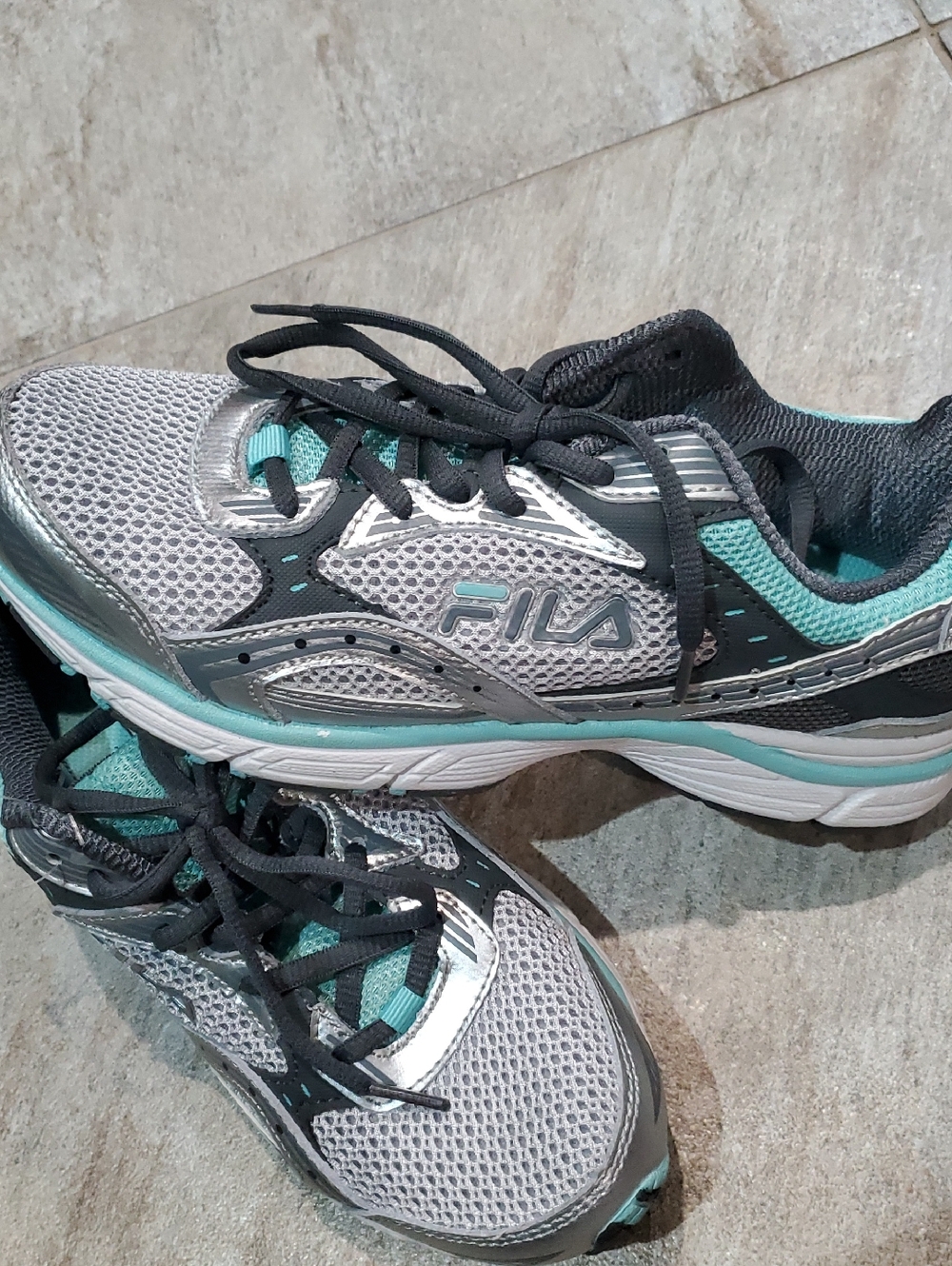 Fila Women's Gray and Teal Athletic Running Shoes